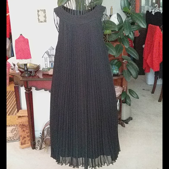 Dress - Picture 1 of 1